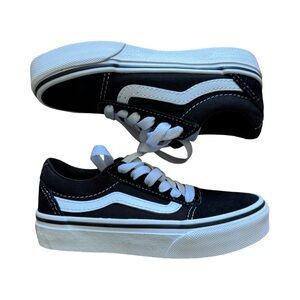 Vans Old Skool sneakers - Black and white classics - Kids size Youth 11